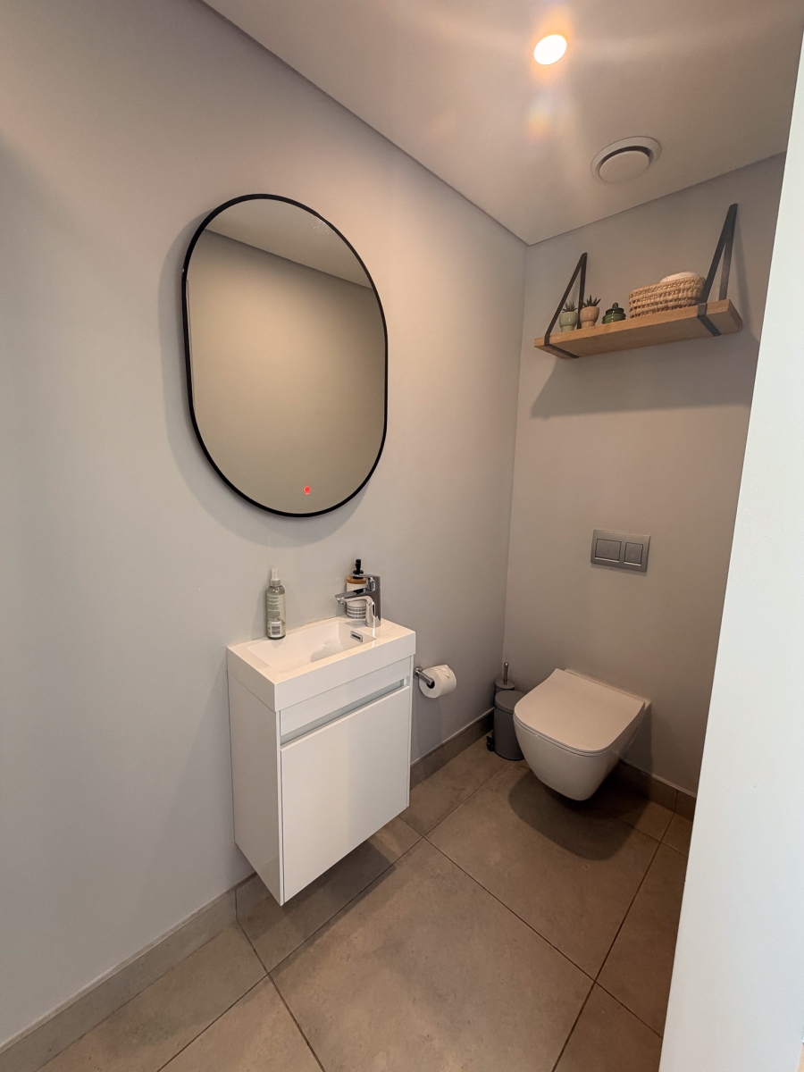 2 Bedroom Property for Sale in Sea Point Western Cape